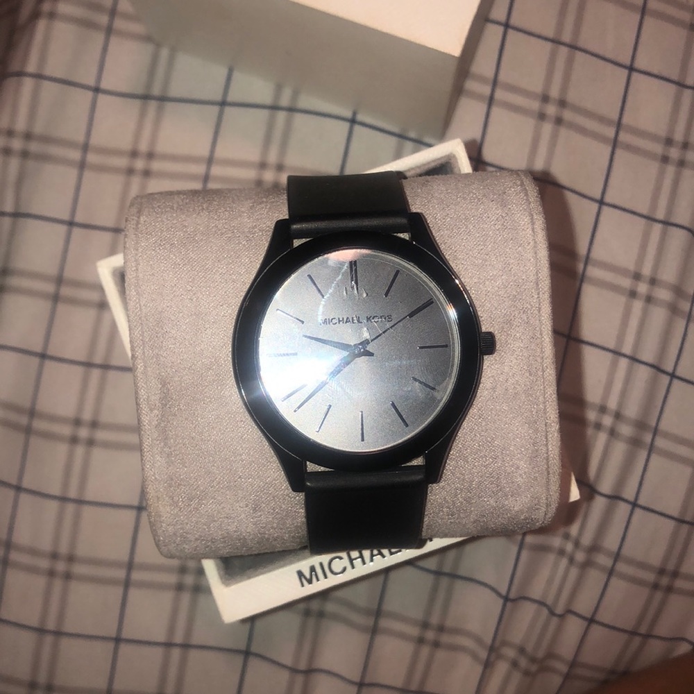 MK Watch - Picture 4 of 5